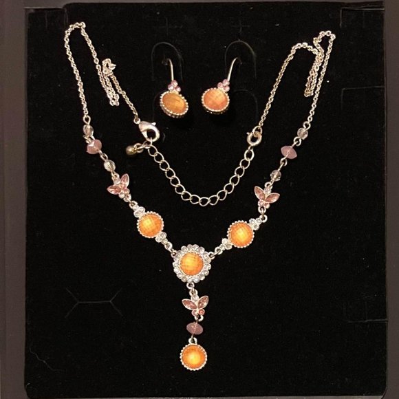 Vintage Avon Jewelry Sets Necklaces and Pierced Earrings Pairings - Picture 3 of 4